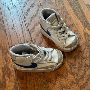 Nike Kids White and Navy Sneakers